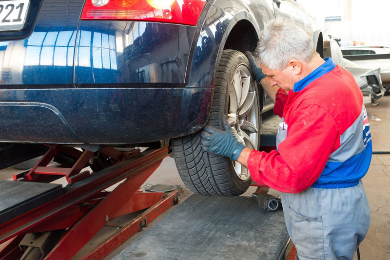 Ispezione auto incidentata
